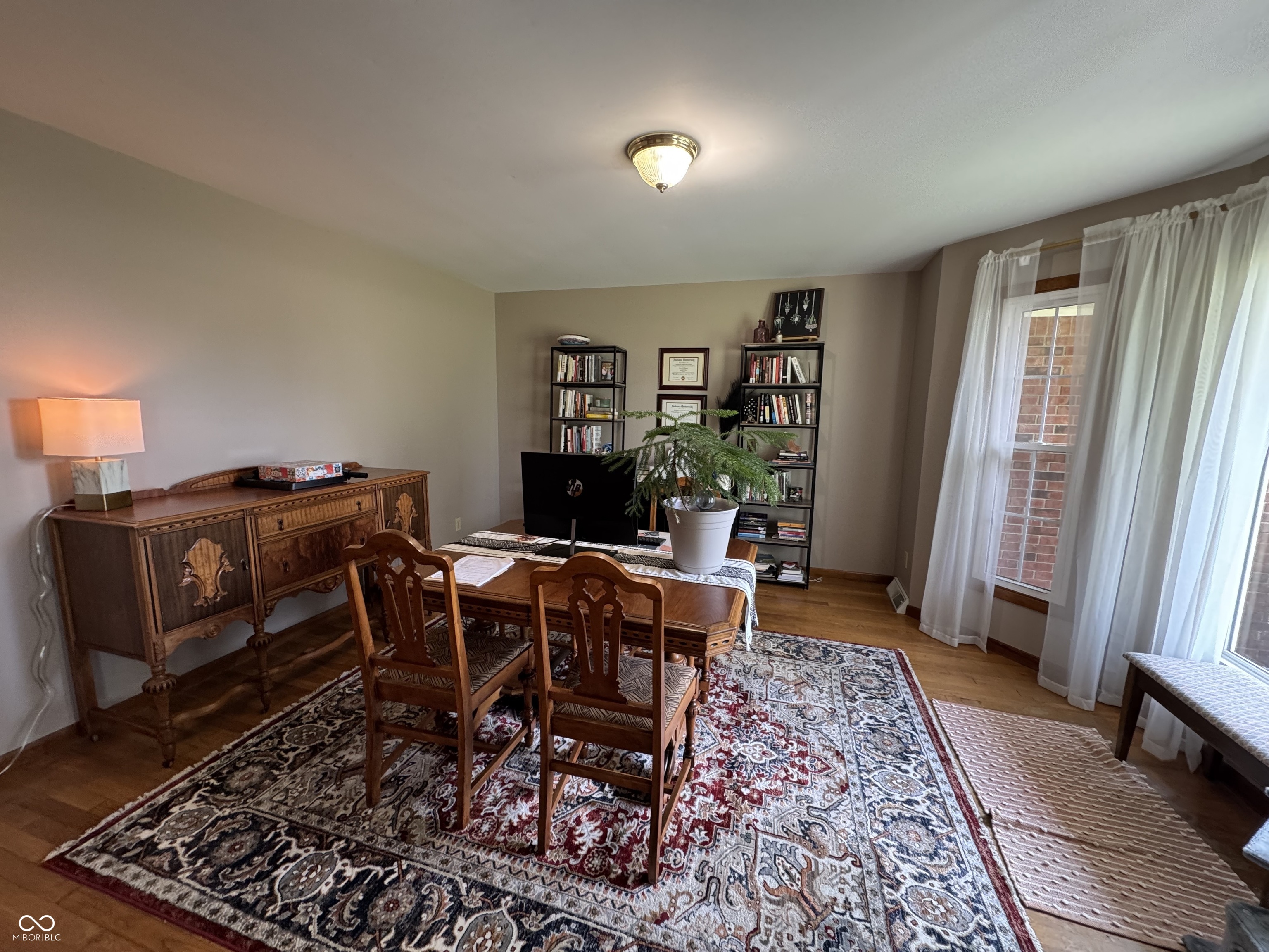 904 E State Road 44