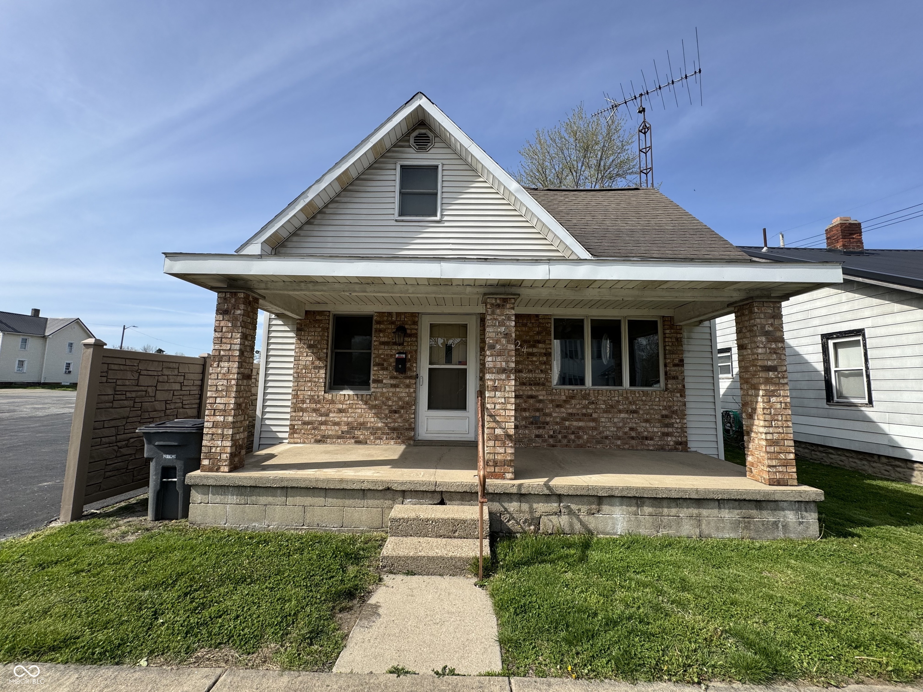 324 W 1st Street