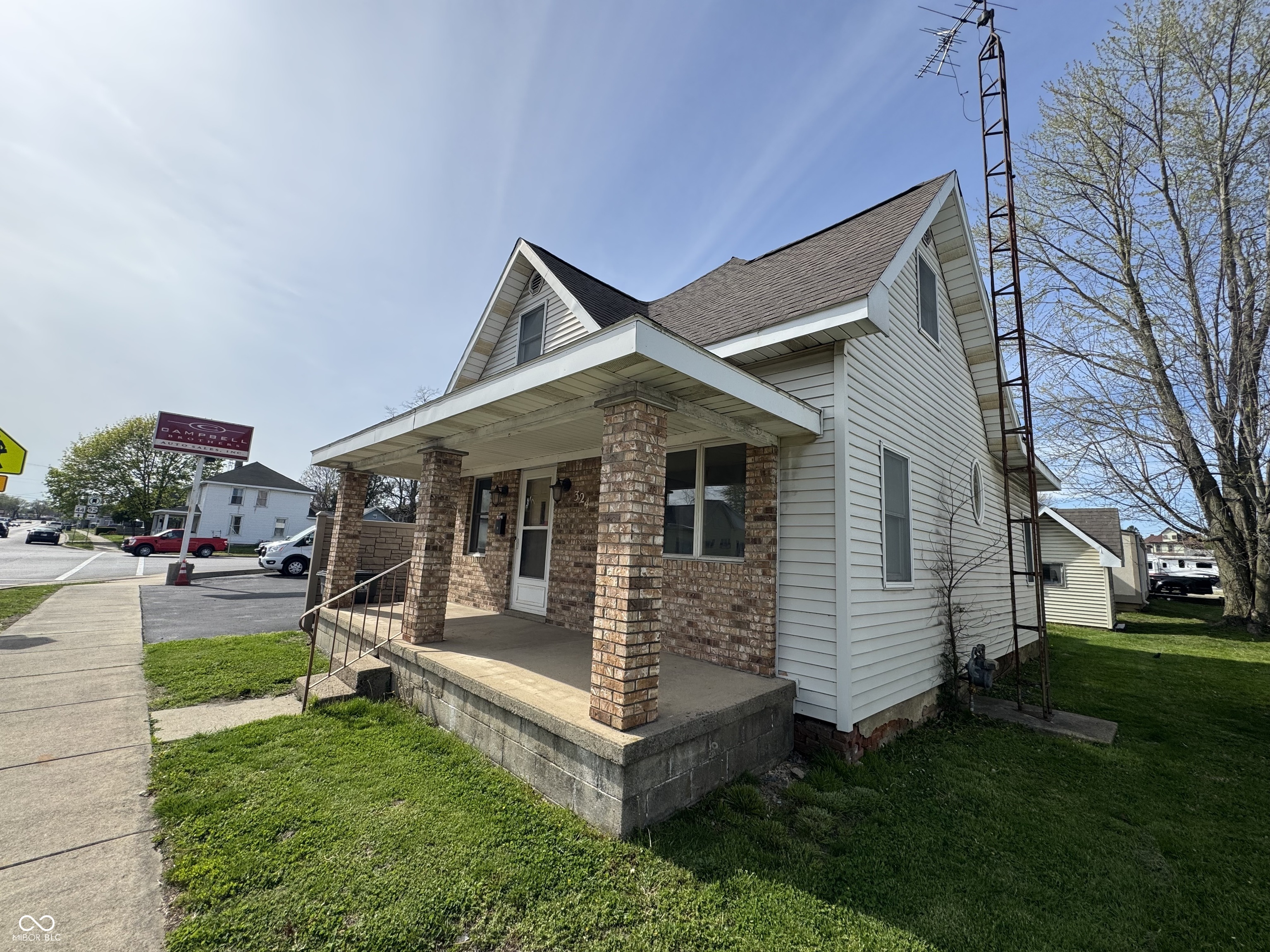 324 W 1st Street