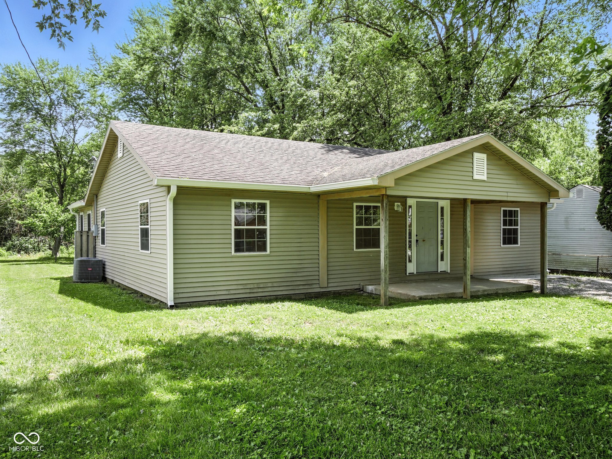 7434 N Green Meadows