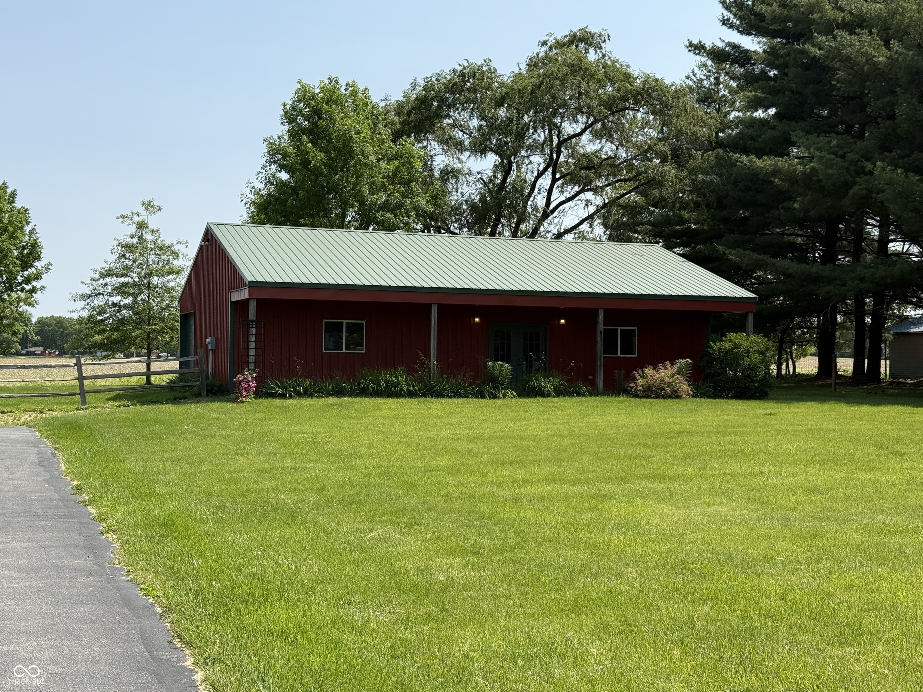 7140 N Michigan Road