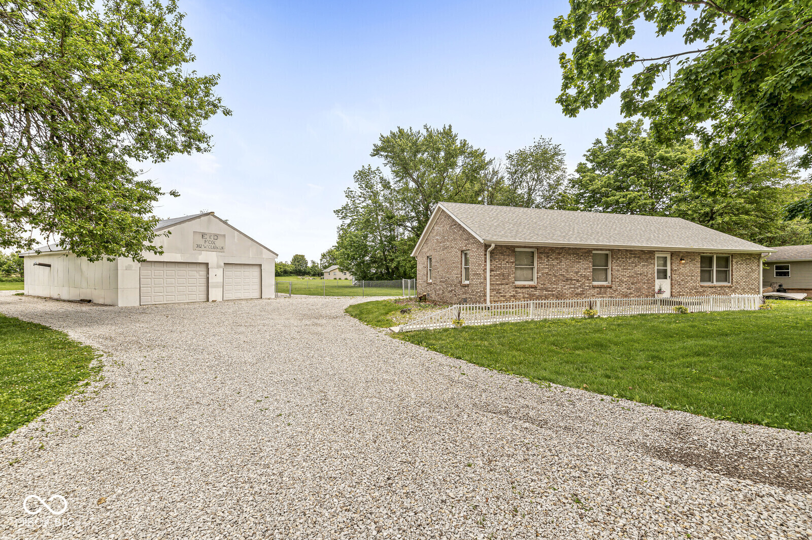 312 W Clark Lane