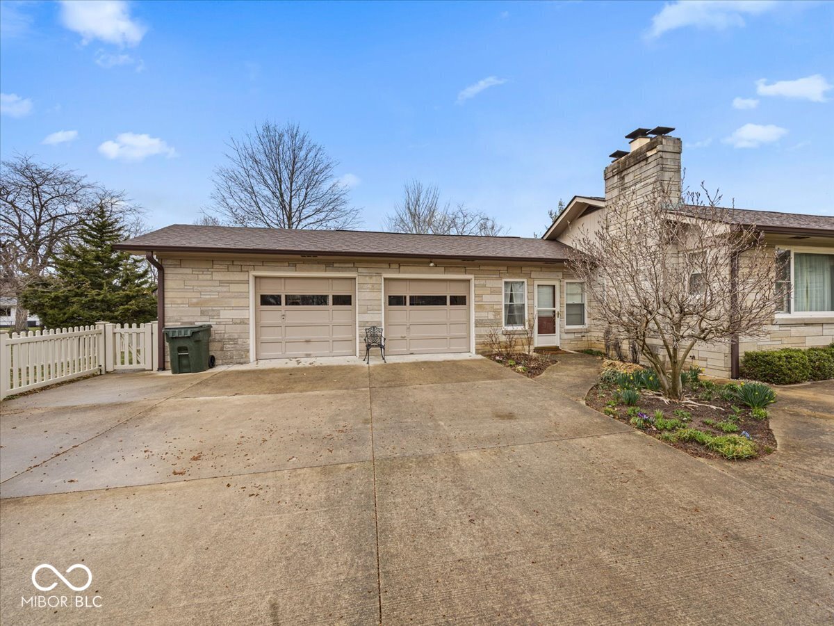 1418 E Maple Drive