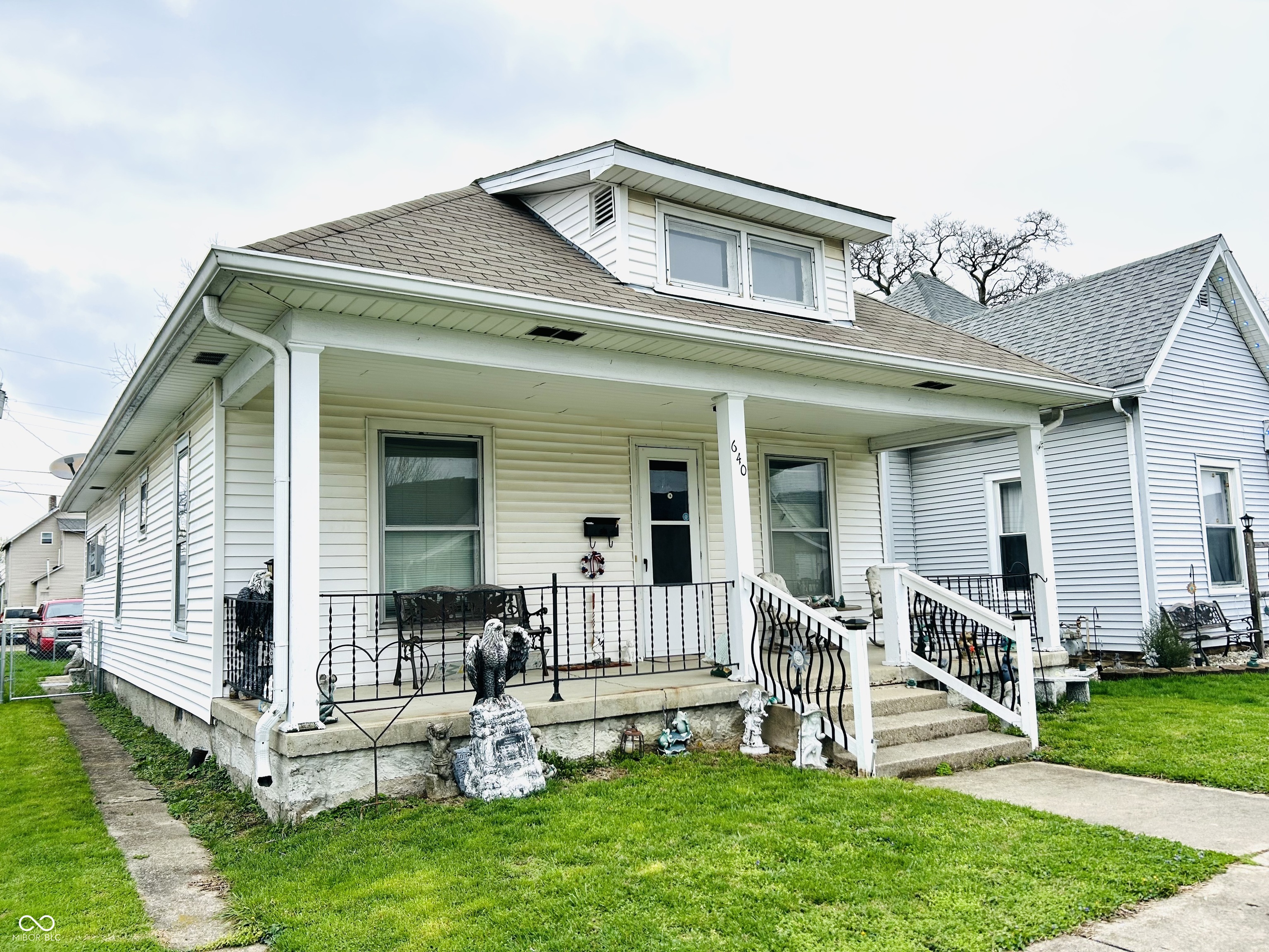 640 W South Street