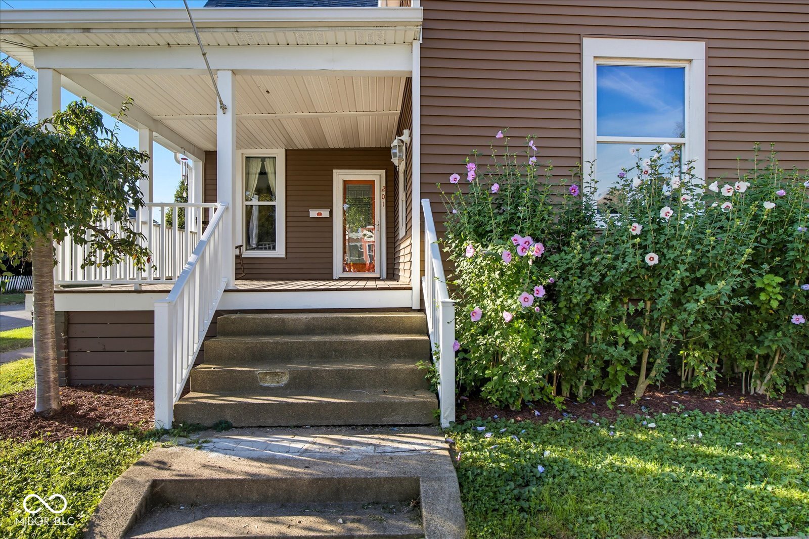 201 W Hendricks Street