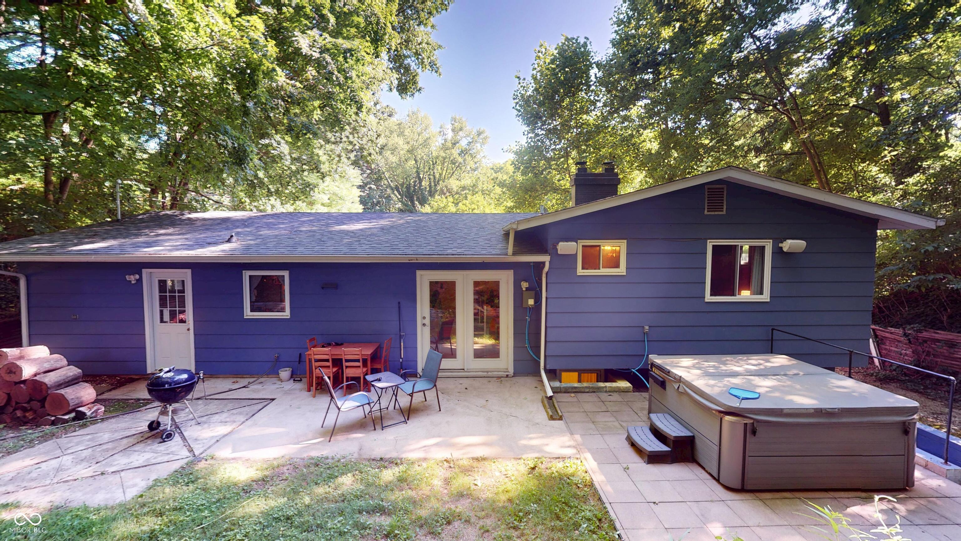 1100 Digby Drive