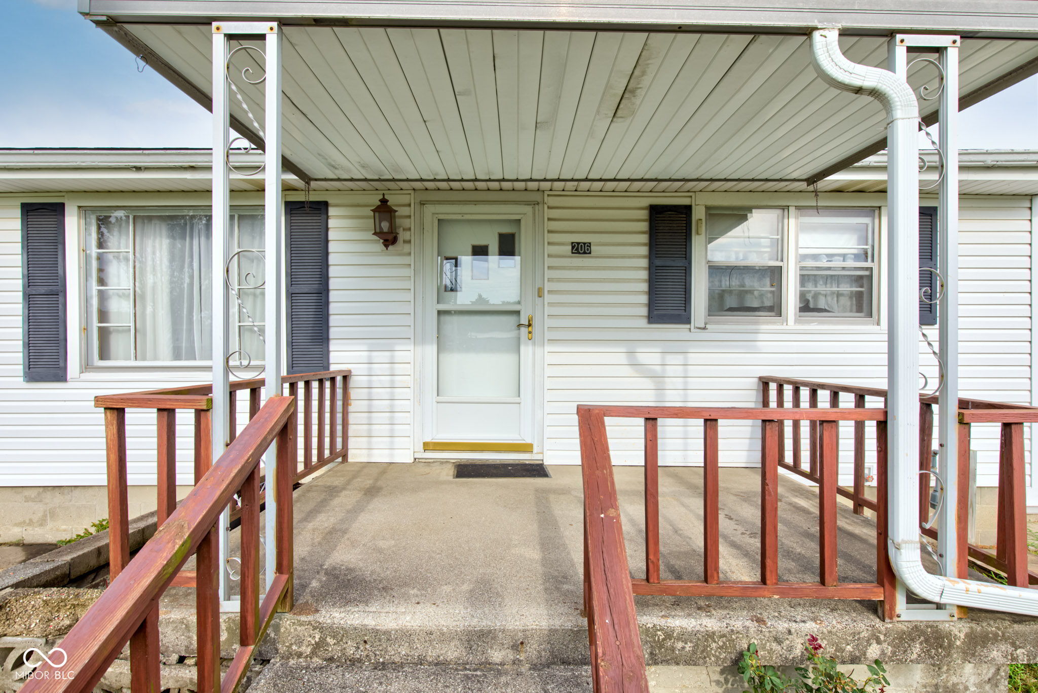 206 Davis Street