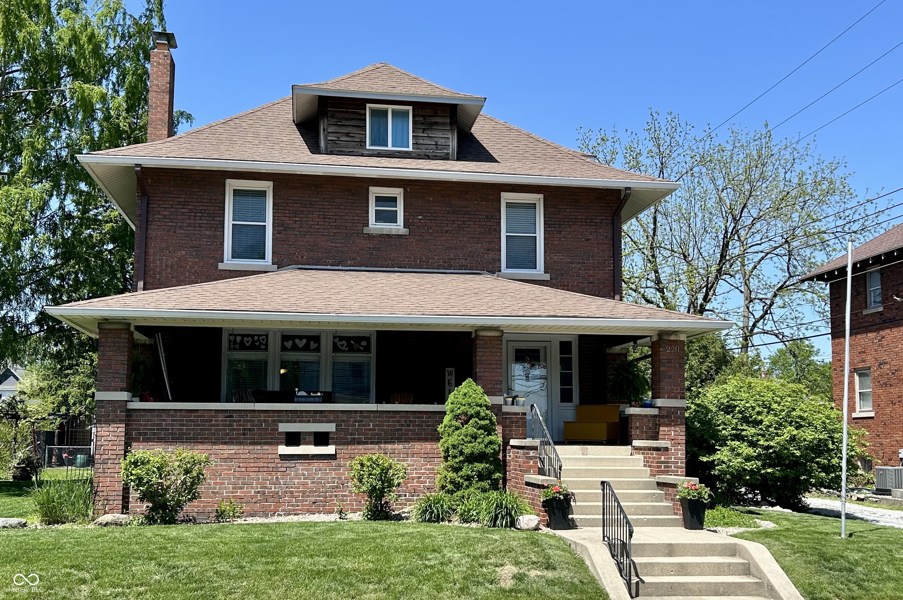 220 W Washington Street