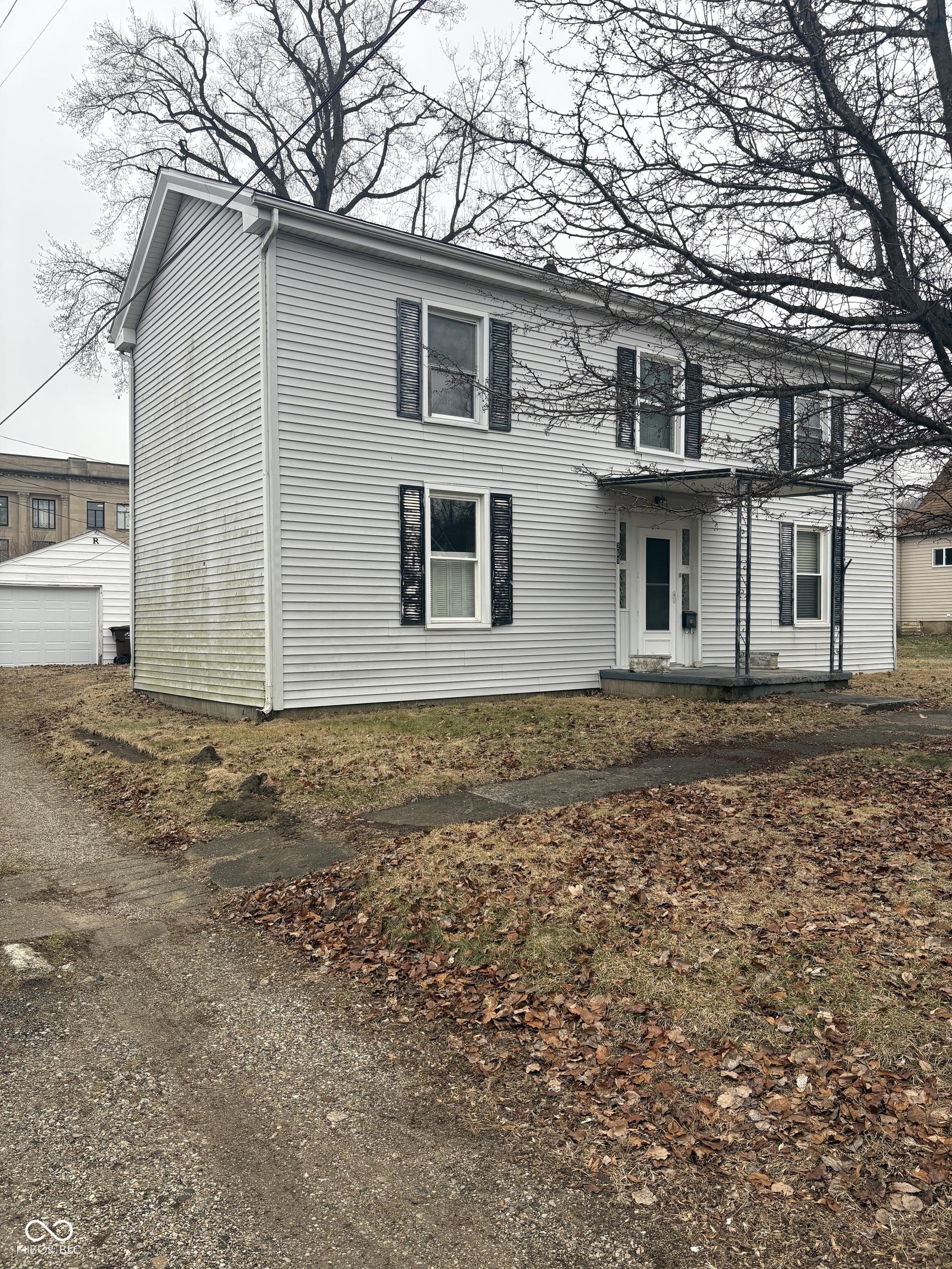 260 W Poplar Street