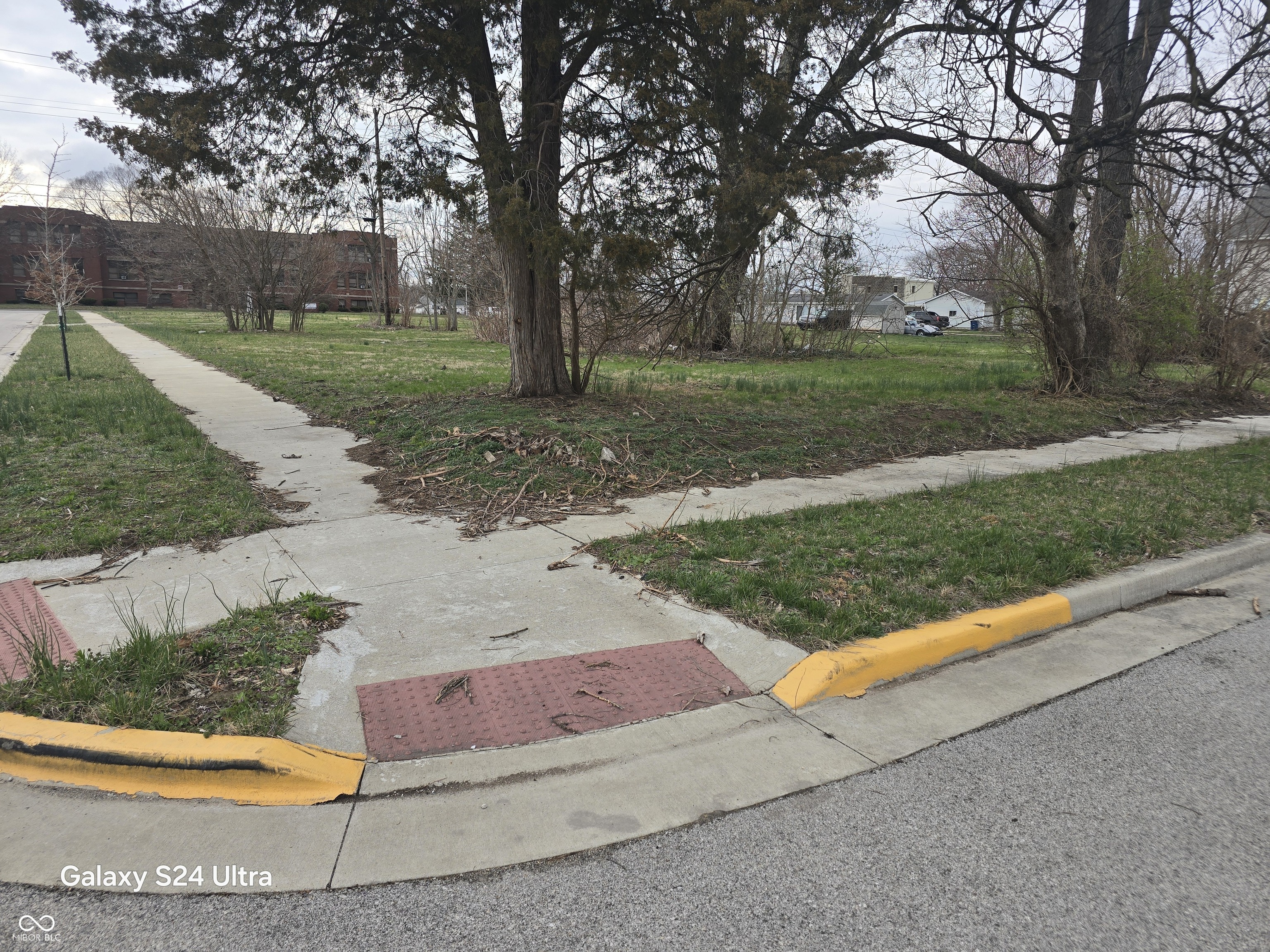 1227,1229,1231 S 13TH HALF Street