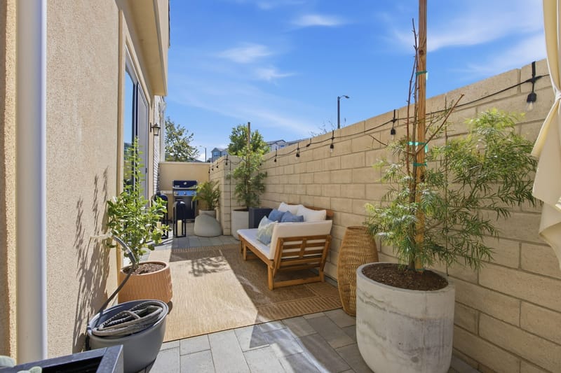 22416 Holly Court, Santa Clarita, California 91390 — photo 13 of 16
