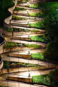 Zig-zag walkway