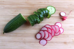 France Bento Sliced Cucumbers & Radishes