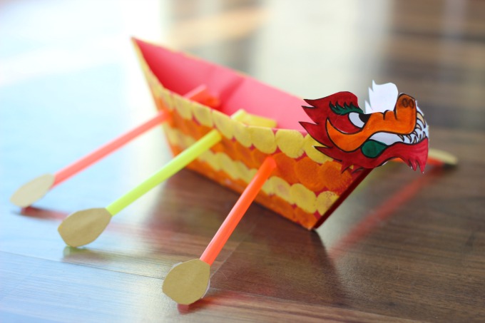 https://storage.googleapis.com/little-passports-blog/2016/06/dragon-boat-21.jpg