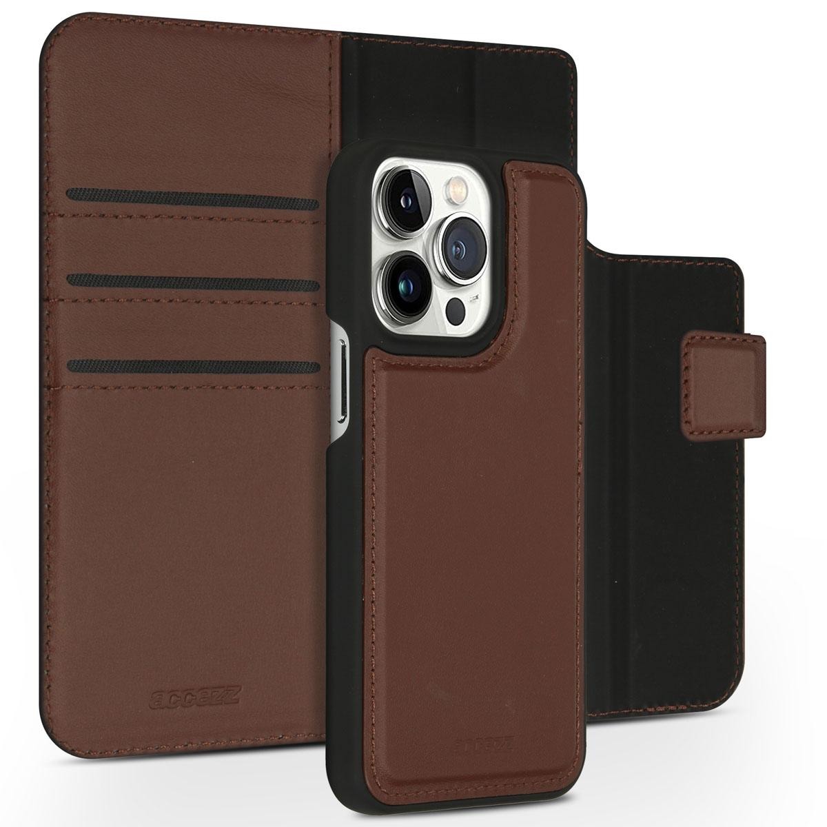Accezz Premium Leather 2 in 1 Wallet Book Case iPhone 13 Pro hoesje - Bruin