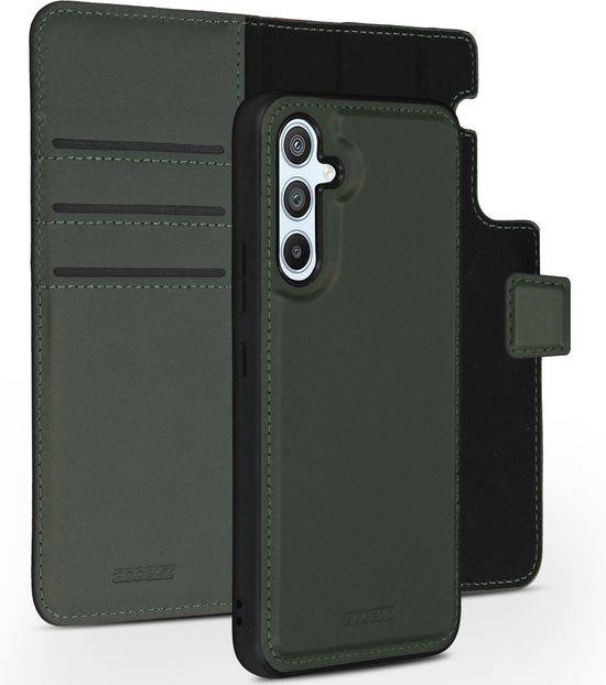 Accezz Premium Leather 2 in 1 Wallet Bookcase Samsung Galaxy A54 (5G) Telefoonhoesje Groen