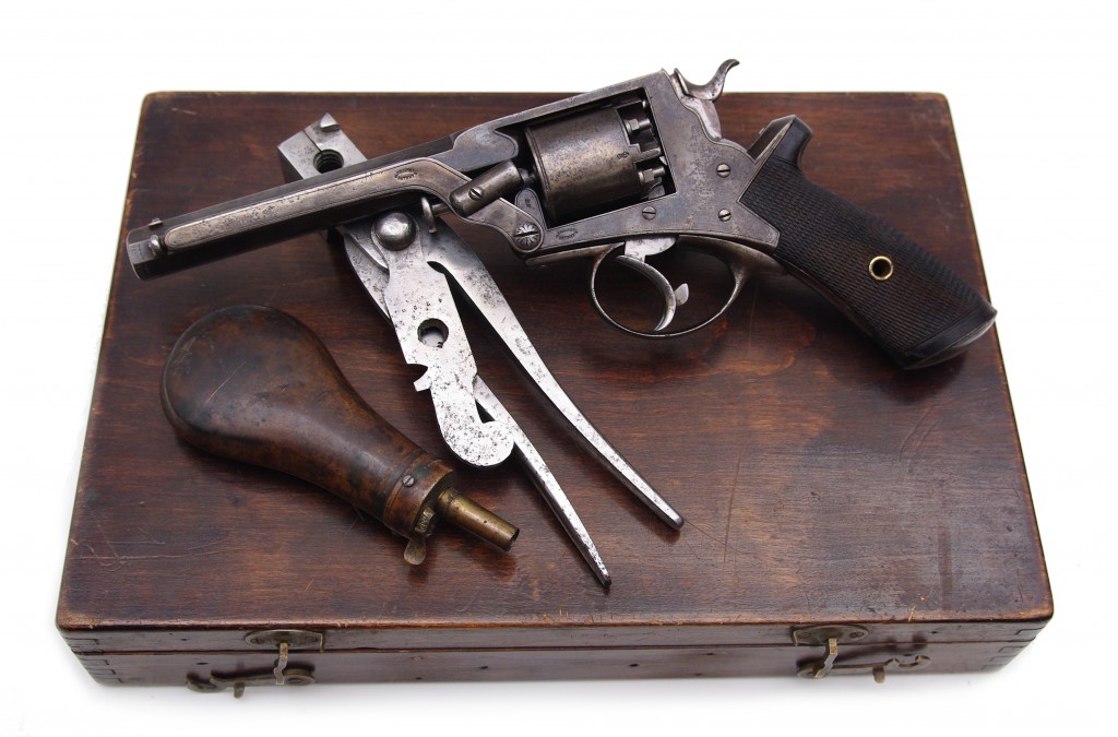 Perkusní revolver Tranter v kazetě - 34. aukce - Historické zbraně ...