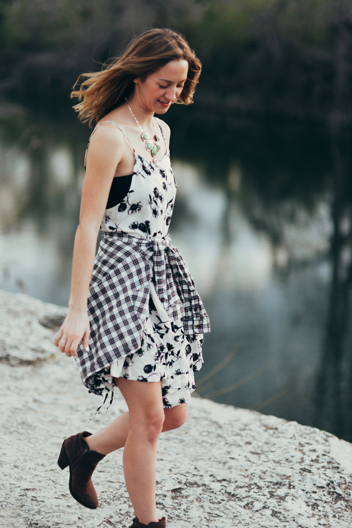 livvyland-blog-kayla-snell-photography-olivia-watson-austin-texas-free-people-austin-fashion-blogger-sxsw-fp-festival-days-style-circle-of-flowers-dress-strappy-back-bra-5