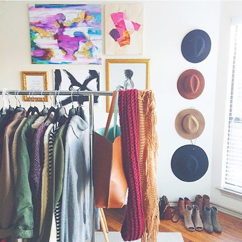 livvyland-blog-olivia-watson-home-office-decor-decoration-idea-inspiration-hat-wall-clothing-rack-fashion-blogger-hipster-boho