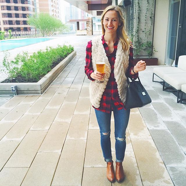 livvyland-blog-olivia-watson-jw-marriott-austin-texas-pool-deck-roof-staycation-plaid-shirt-cozy-vest