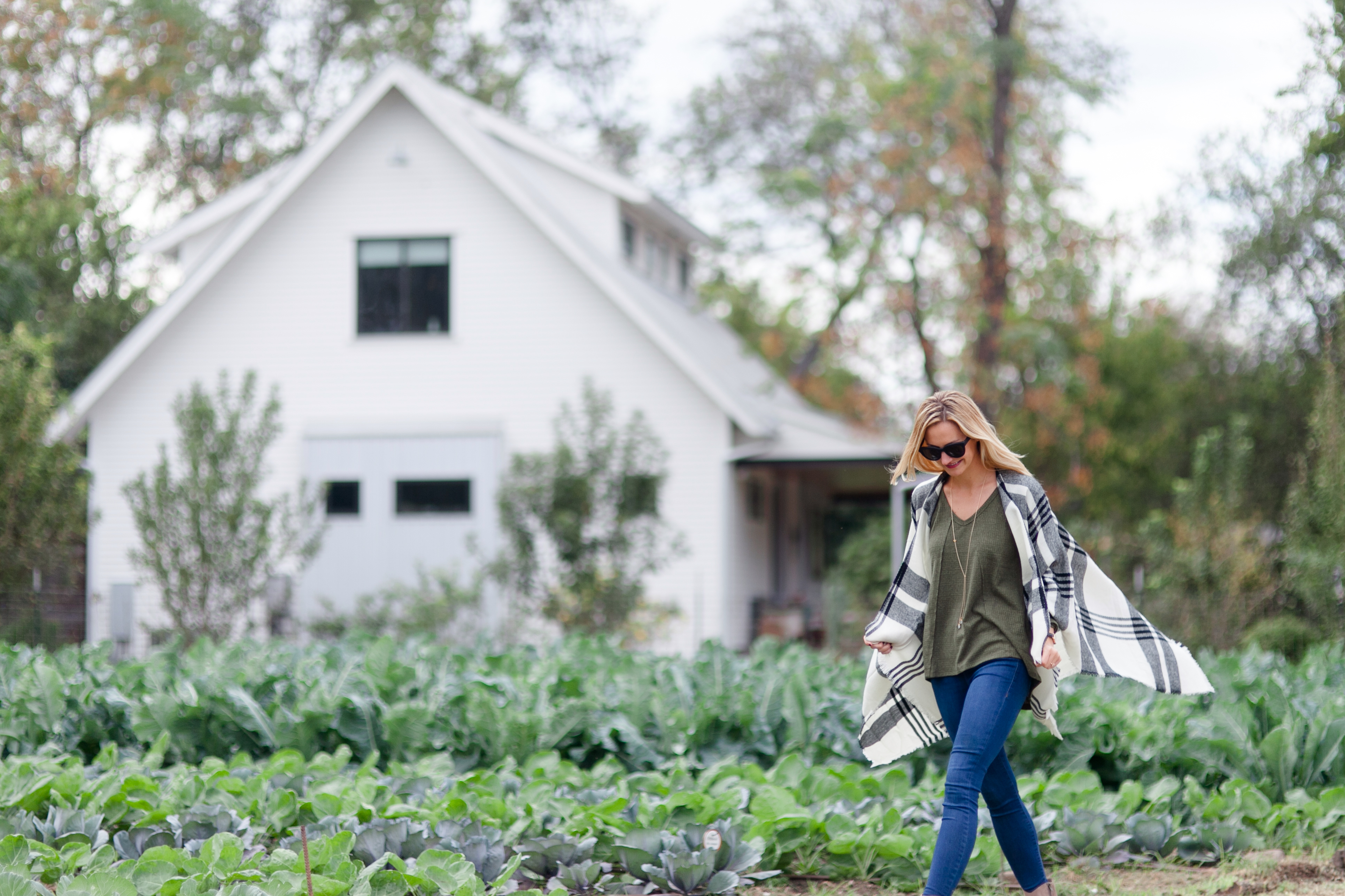 livvyland-blog-olivia-watson-kayla-snell-photography-springdale-farm-austin-texas-plaid-poncho-fashion-blogger-1