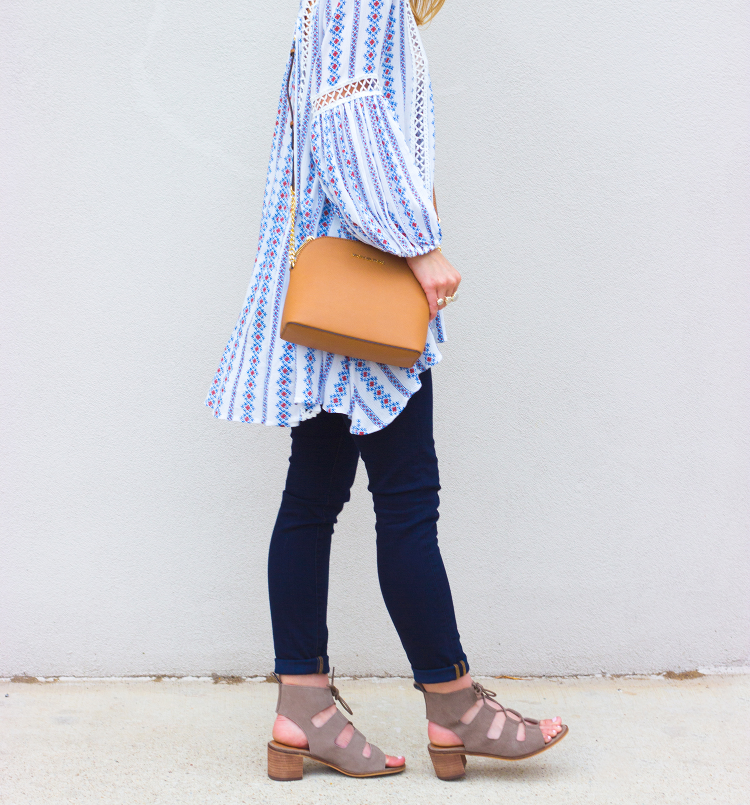 livvyland-blog-olivia-watson-boho-printed-oversize-tunic-chicwish-rebecca-minkoff-dark-wash-skinny-jeans-olivia-watson-austin-texas-fashion-blogger-steve-madden-roslyn-lace-up-sandals-4