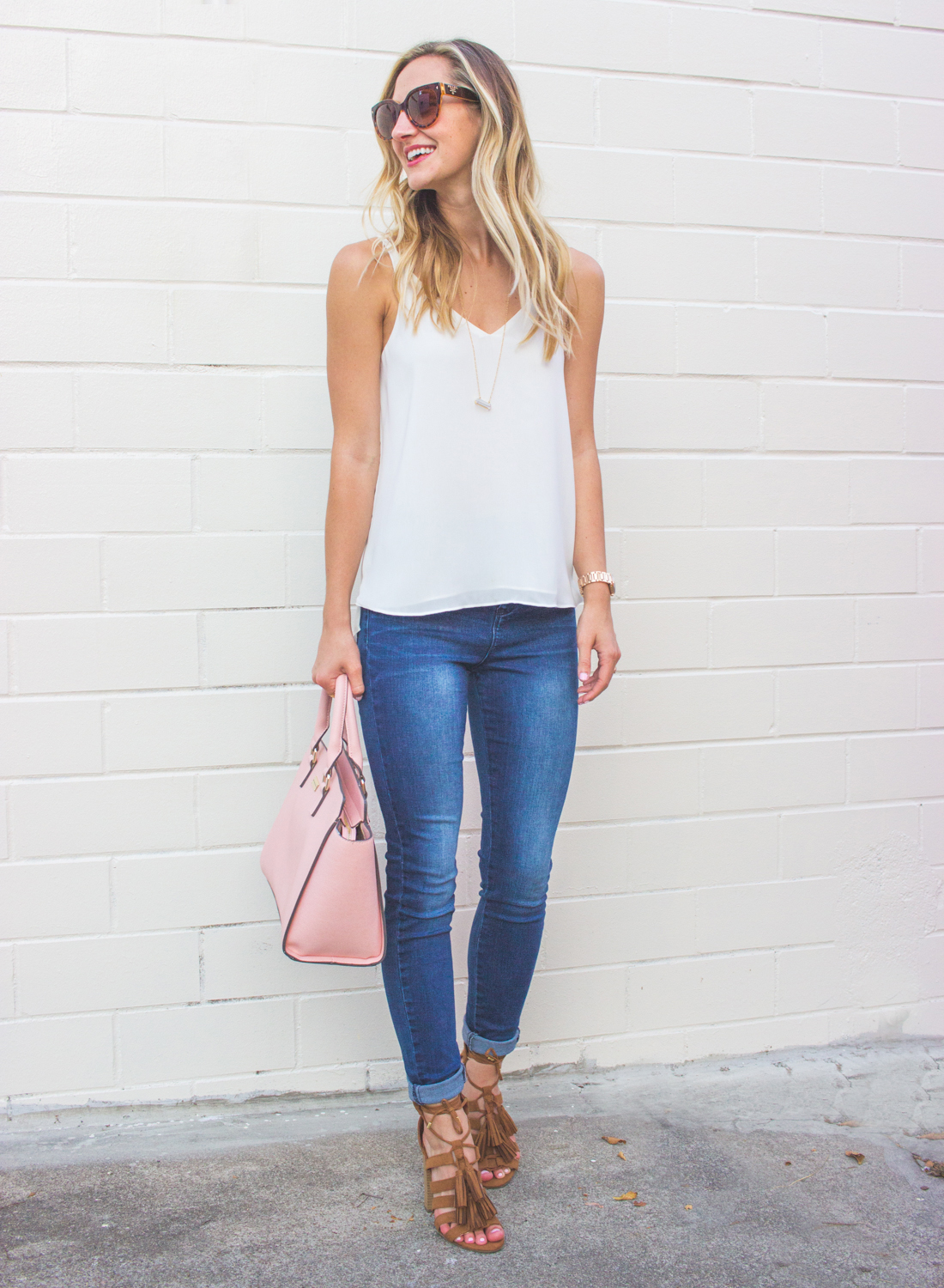 cute summer outfits with white jeans