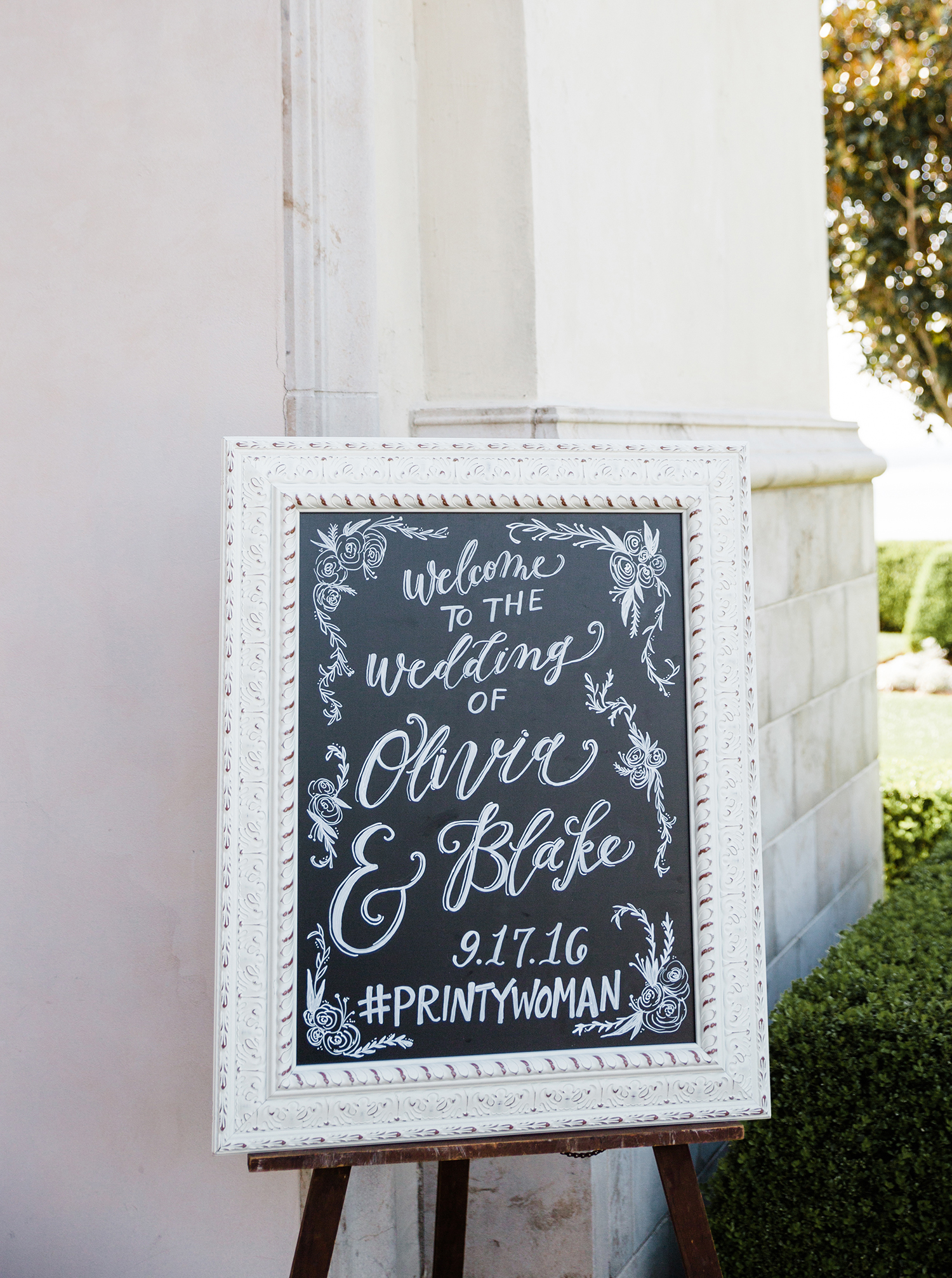 livvyland-blog-olivia-watson-wedding-villa-del-lago-austin-texas-fall-blush-burgundy-classic-romantic-chalkboard-greeting-exquisite-squid