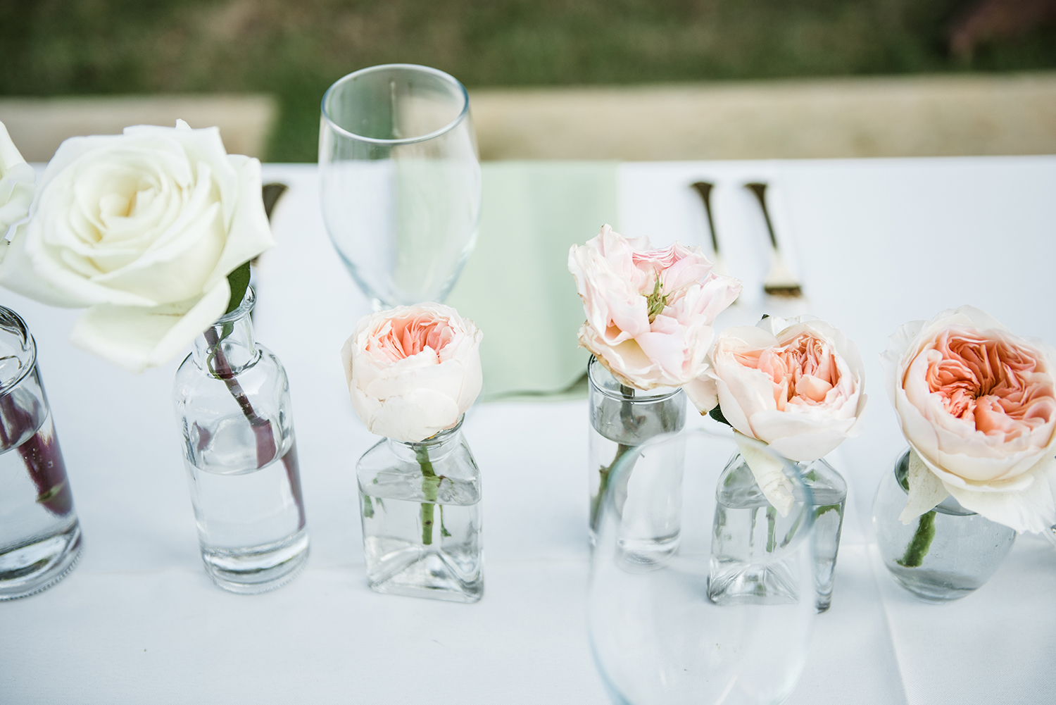 livvyland-blog-olivia-watson-wedding-villa-del-lago-austin-texas-fall-blush-burgundy-classic-romantic-whole-foods-table-florals