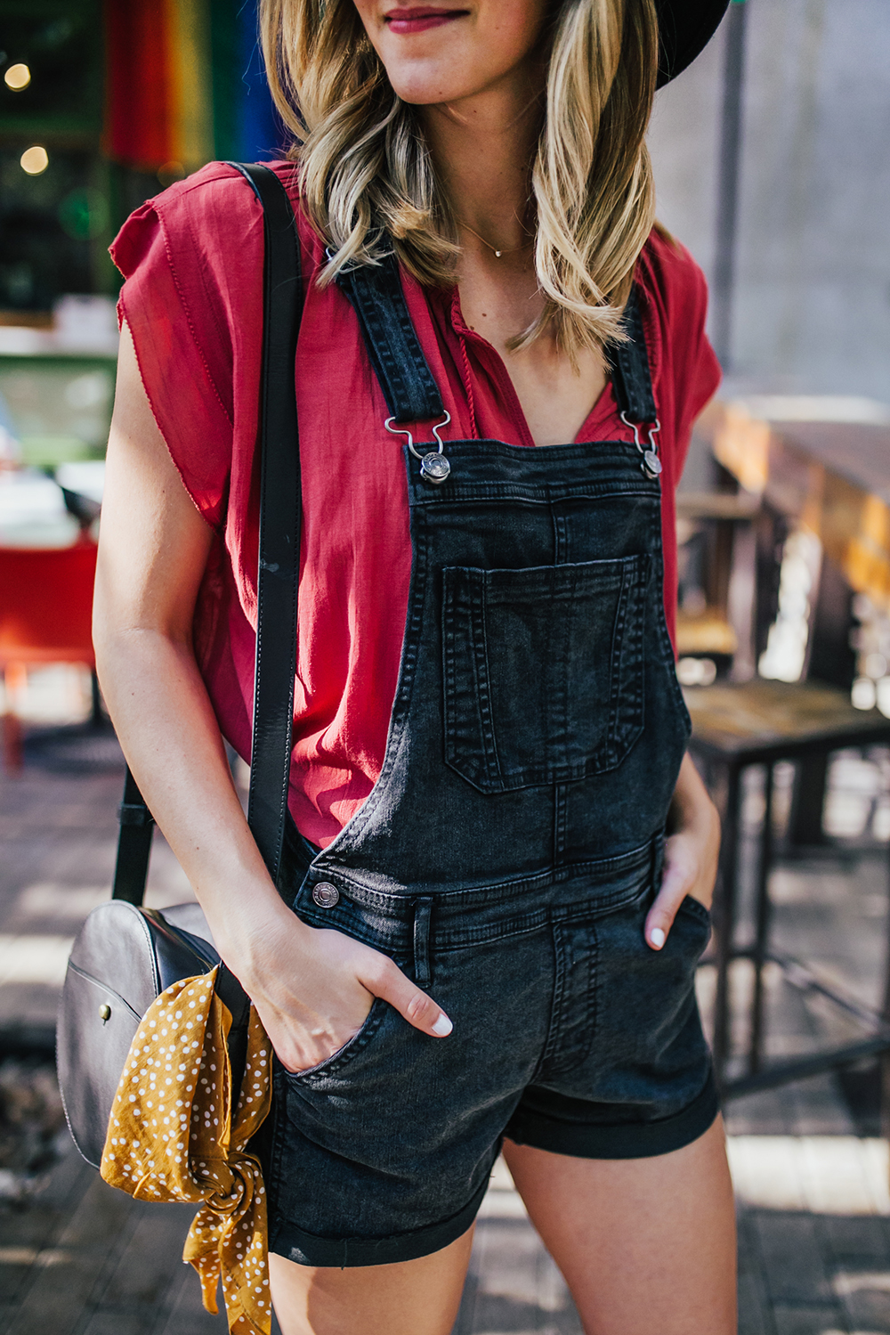 black overall shorts outfit