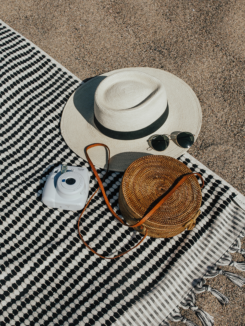 livvyland-blog-olivia-watson-fashion-travel-blogger-shop-spring-solid-and-striped-sophia-one-piece-swimsuit-periwinkle-blue-costa-brava-pals-beach-barecelona-spain-1