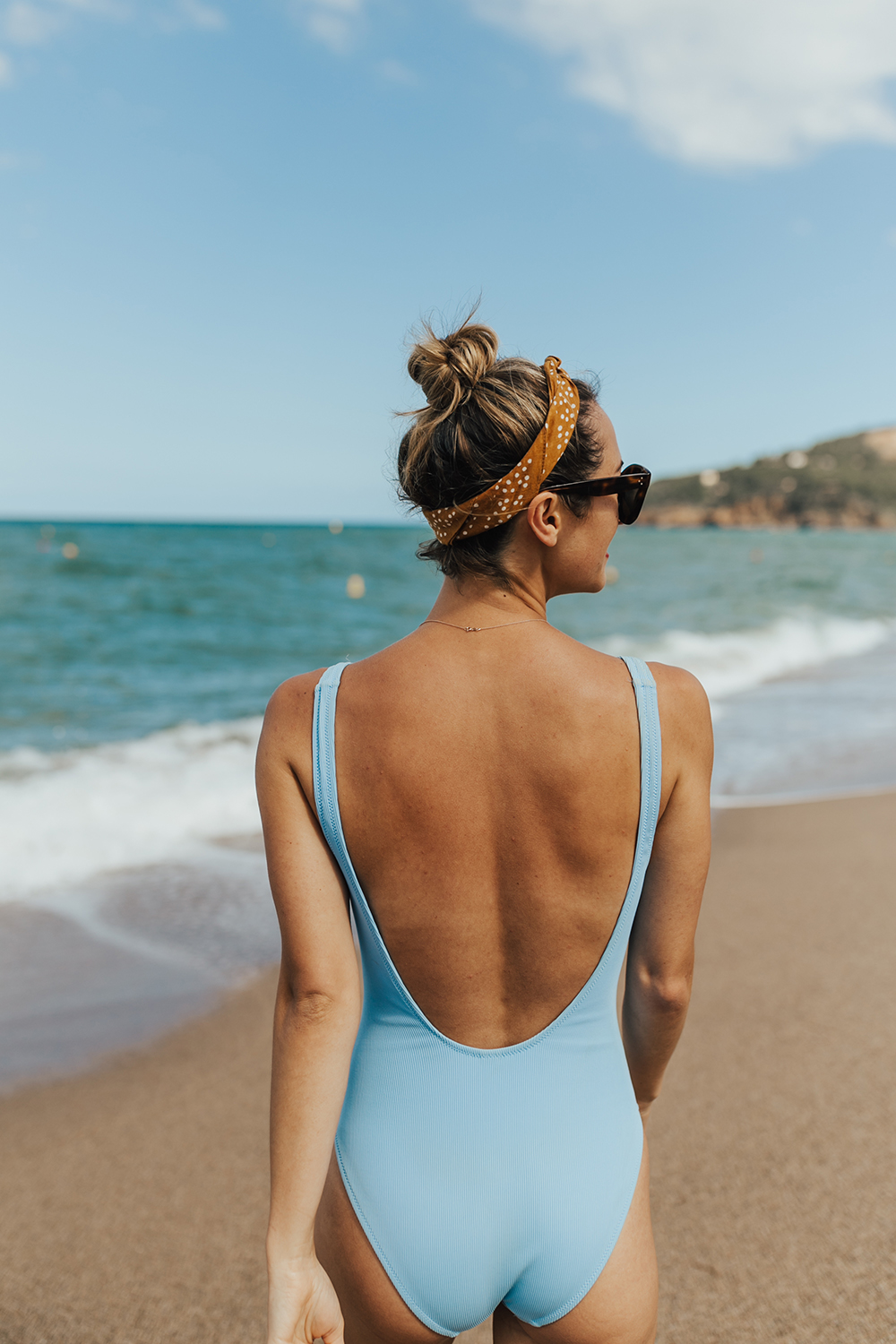 livvyland-blog-olivia-watson-fashion-travel-blogger-shop-spring-solid-and-striped-sophia-one-piece-swimsuit-periwinkle-blue-costa-brava-pals-beach-barecelona-spain-3