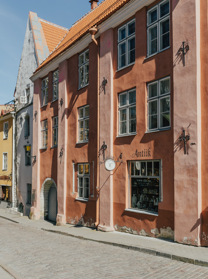 livvyland-blog-olivia-watson-travel-blogger-scandinavia-cruise-baltic-sea-tallinn-estonia-colorful-buildings