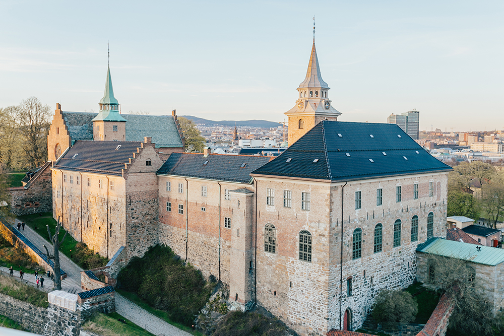 livvyland-blog-olivia-watson-fashion-travel-blogger-Akershus-Fortress-princess-cruises-scandinavia-what-to-wear-pack-oslo-norway-castle