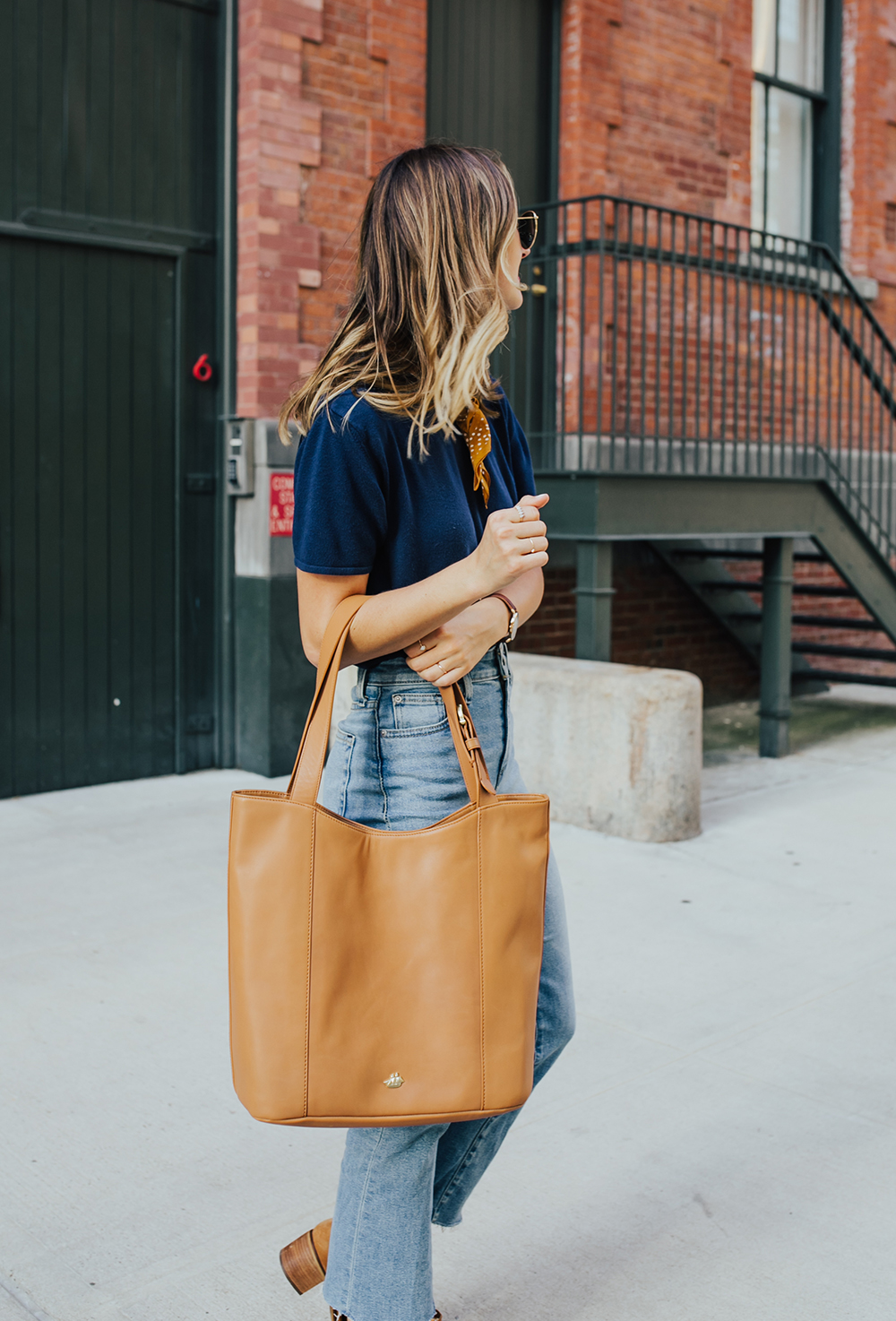 livvyland-blog-olivia-watson-nyc-tribeca-mom-jeans-brahmin-tan-charleston-tote-neckerchief-5