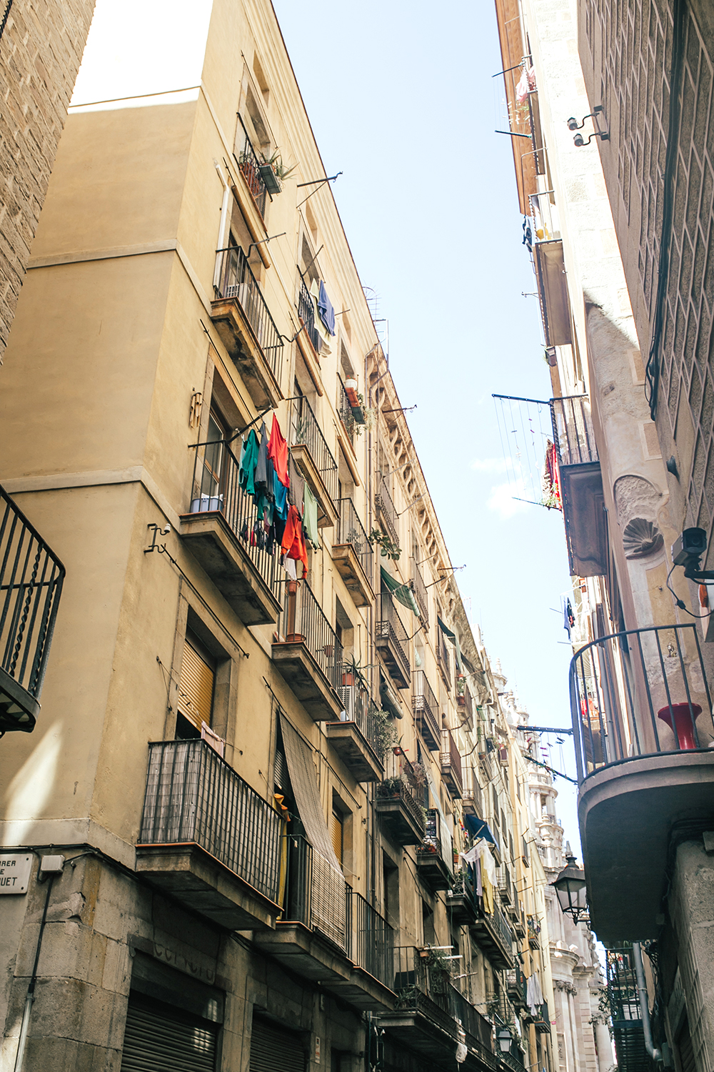 livvyland-blog-olivia-watson-travel-fashion-blogger-barcelona-spain-las-ramblas-architecture-buildings