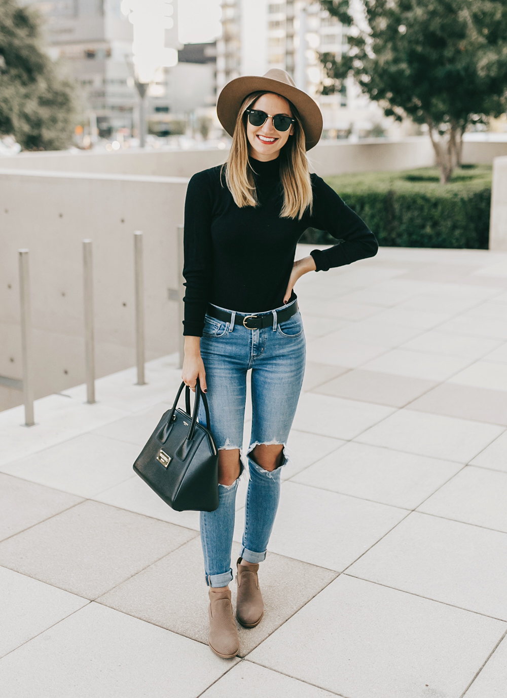 Chic In Neutrals - LivvyLand | Austin Fashion and Style Blogger