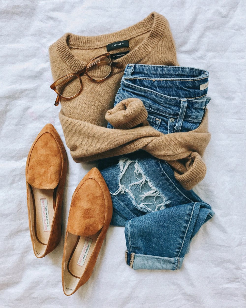 livvyland-blog-olivia-watson-fall-outfit-camel-sweater-tan-suede-loafer-flats-levis-721-jeans