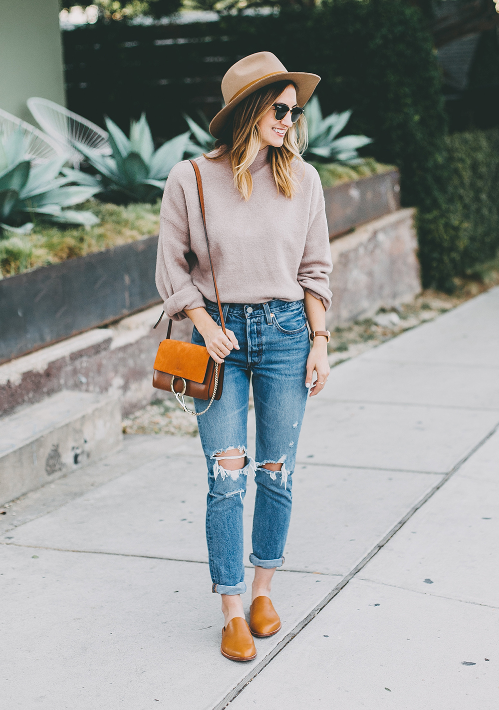 livvyland-blog-olivia-watson-mauve-mock-neck-sweater-levis-501-jeans-urban-outfitters-fortress-of-inca-tan-leather-slides-2