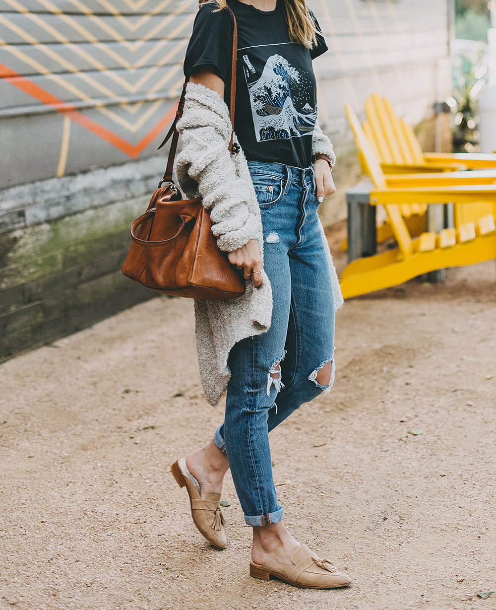 livvyland-blog-olivia-watson-toms-coffee-austin-texas-fashion-blogger-casual-fall-weekend-outfit-boucle-knit-cardigan-urban-outfitters-the-great-wave-art-10