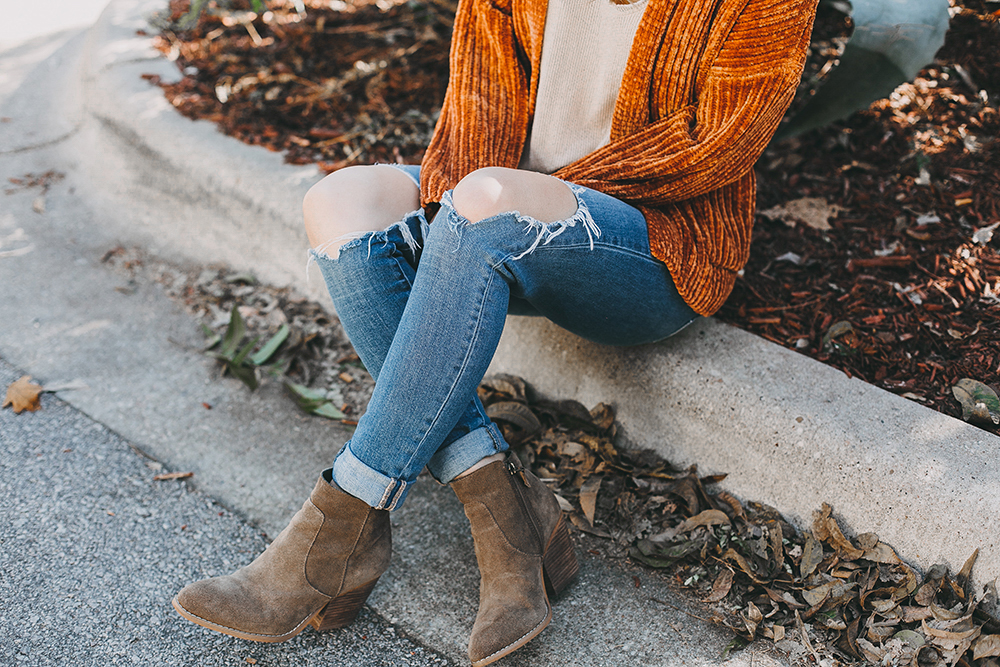 livvyland-blog-olivia-watson-austin-texas-fashion-blogger-burnt-orange-chenille-cardigan-urban-outfitters-3-2