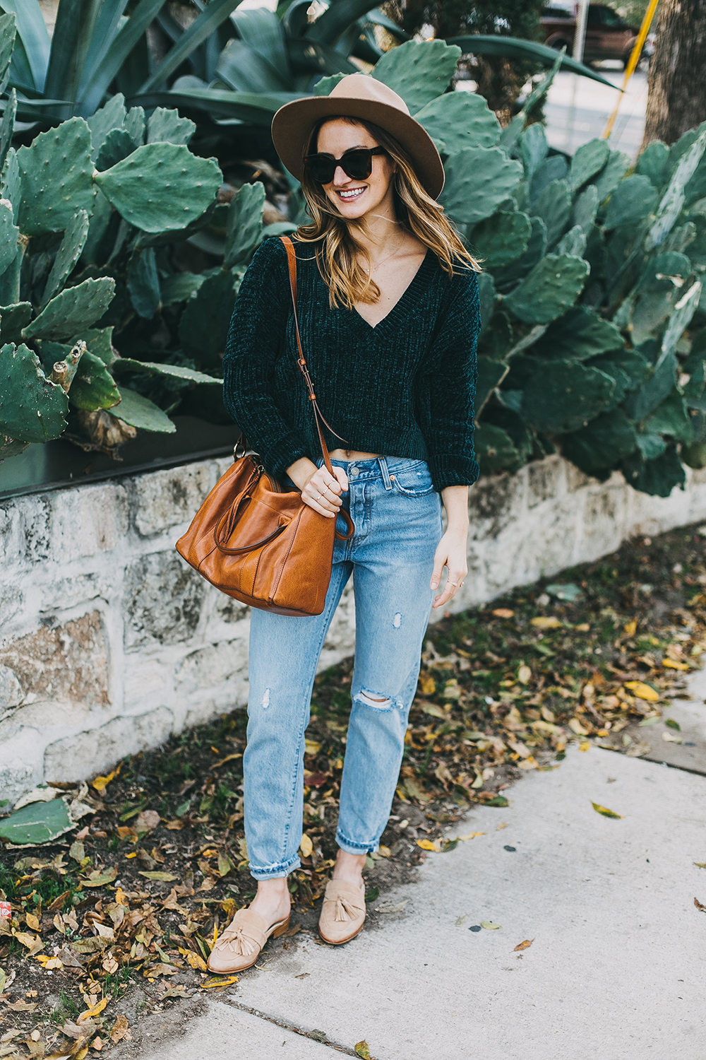 livvyland-blog-olivia-watson-austin-texas-fashion-style-blogger-teal-cropped-sweater-tassel-slides-4