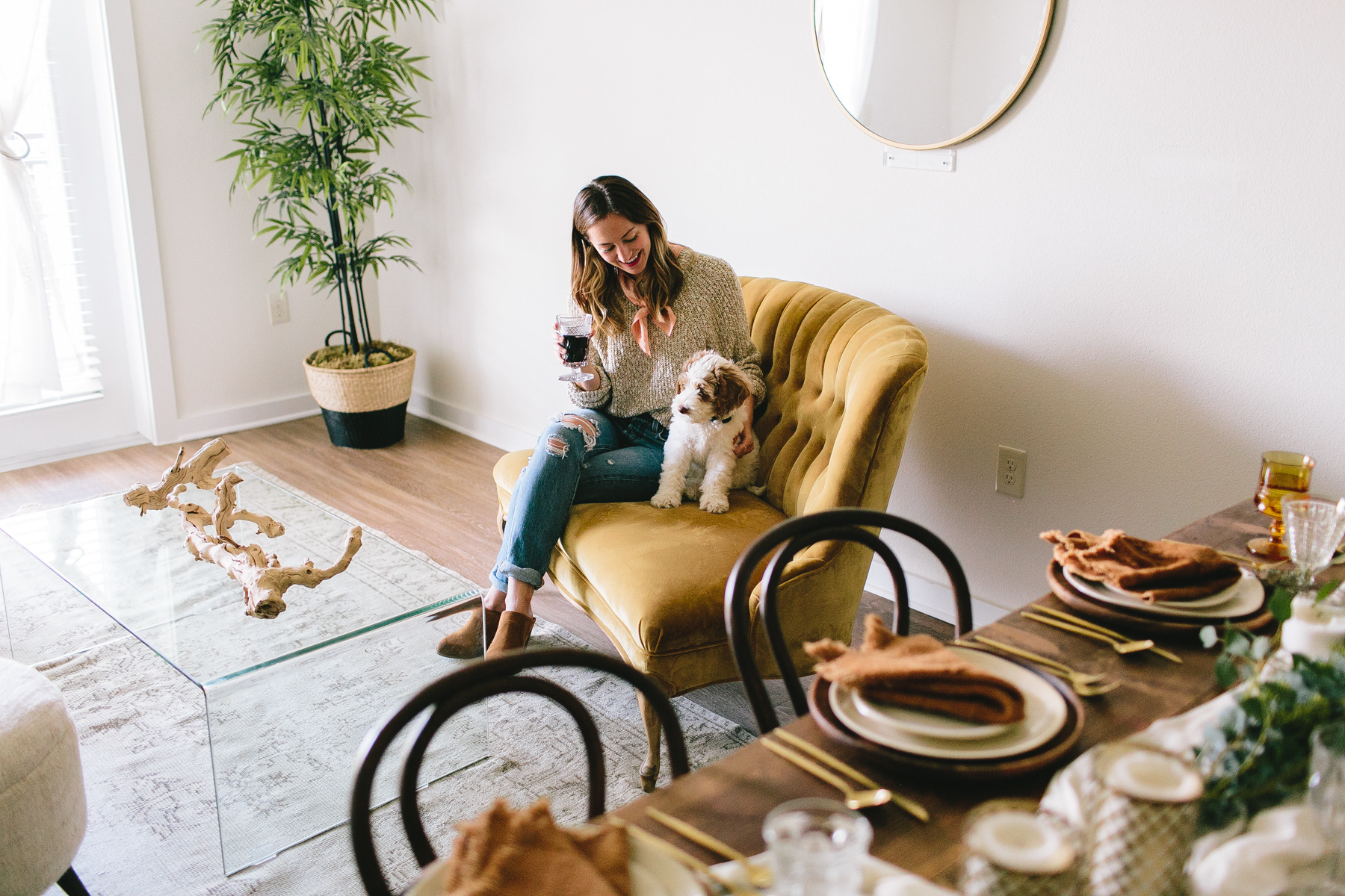 livvyland-blog-olivia-watson-zilkr-condo-loot-vintage-friendsgiving-tablescape-table-setup-idea-9