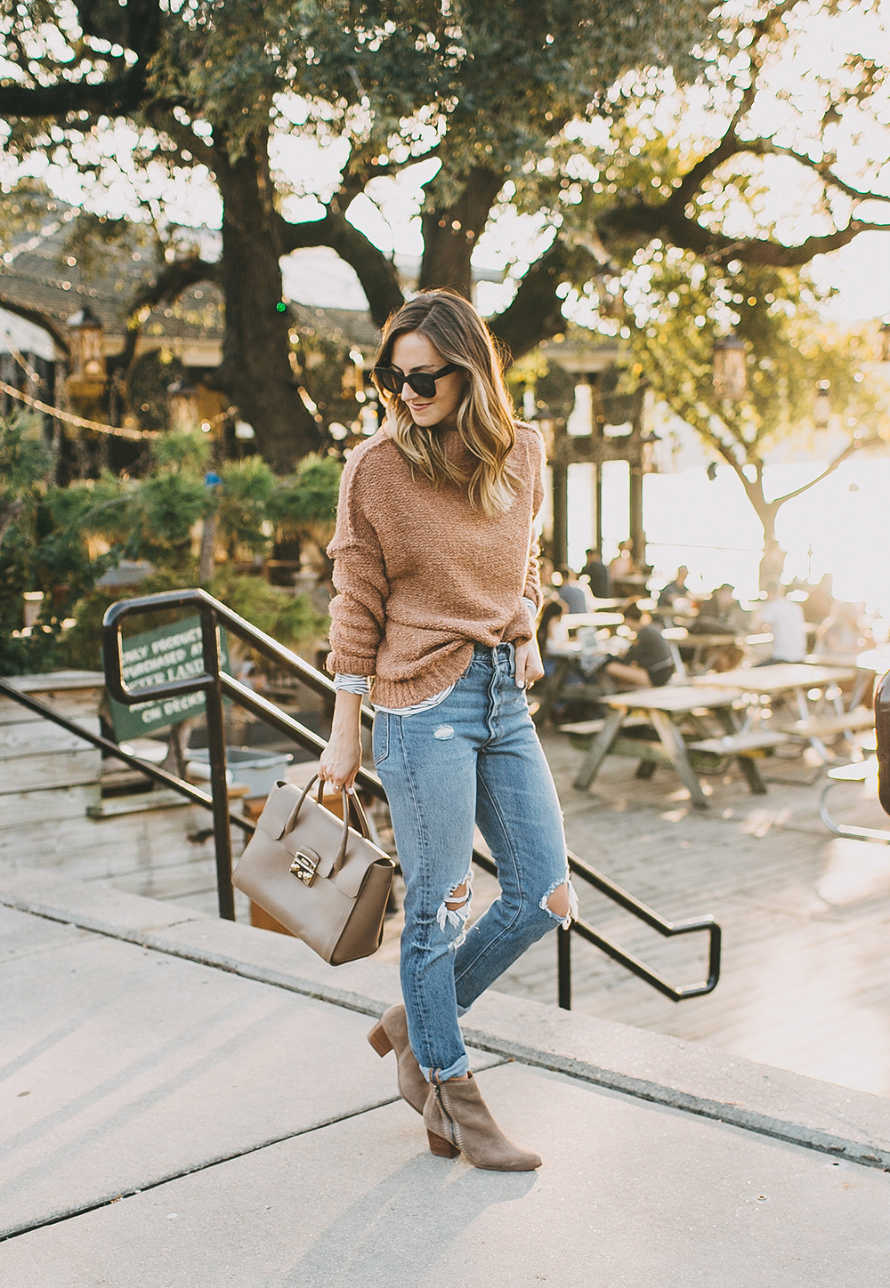 livvyland-blog-olivia-watson-mozarts-coffee-roasters-striped-tee-marsala-clay-chunky-knit-sweater-levis-501-jeans-outfit-4