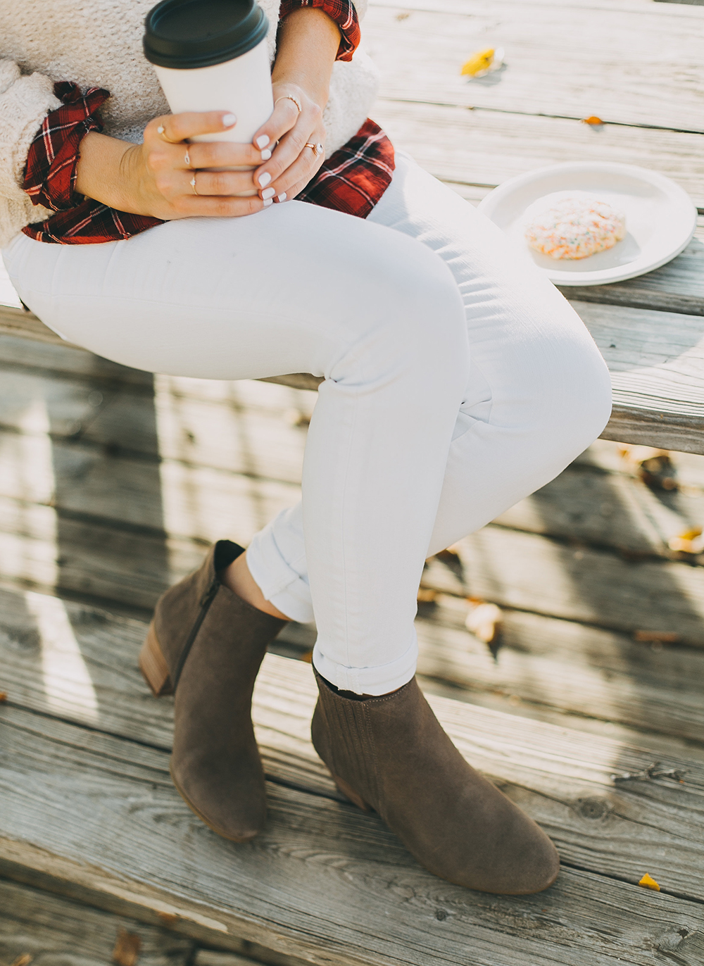 livvyland-blog-olivia-watson-austin-texas-fashion-style-blogger-knit-sweater-plaid-button-down-layer-white-jeans-mozarts-coffeehouse-1