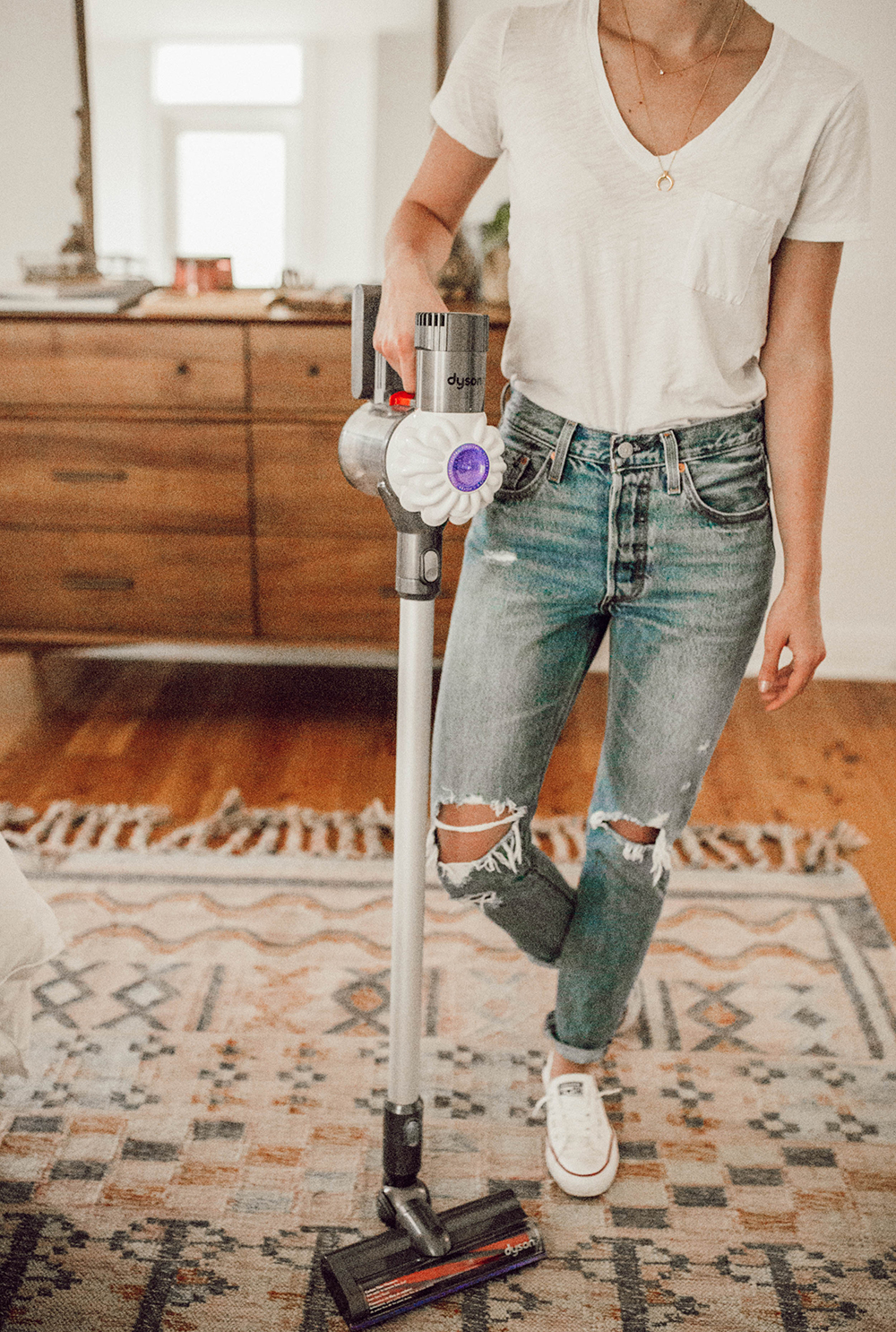 livvyland-blog-olivia-watson-austin-texas-lifestyle-blogger-dyson-v6-vacuum-ebay-5