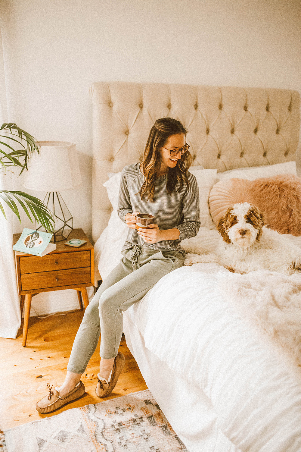 livvyland-blog-olivia-watson-lou-and-grey-best-loungewear-cozy-joggers-stripe-sweatshirt-coffee-bed-bedroom-10