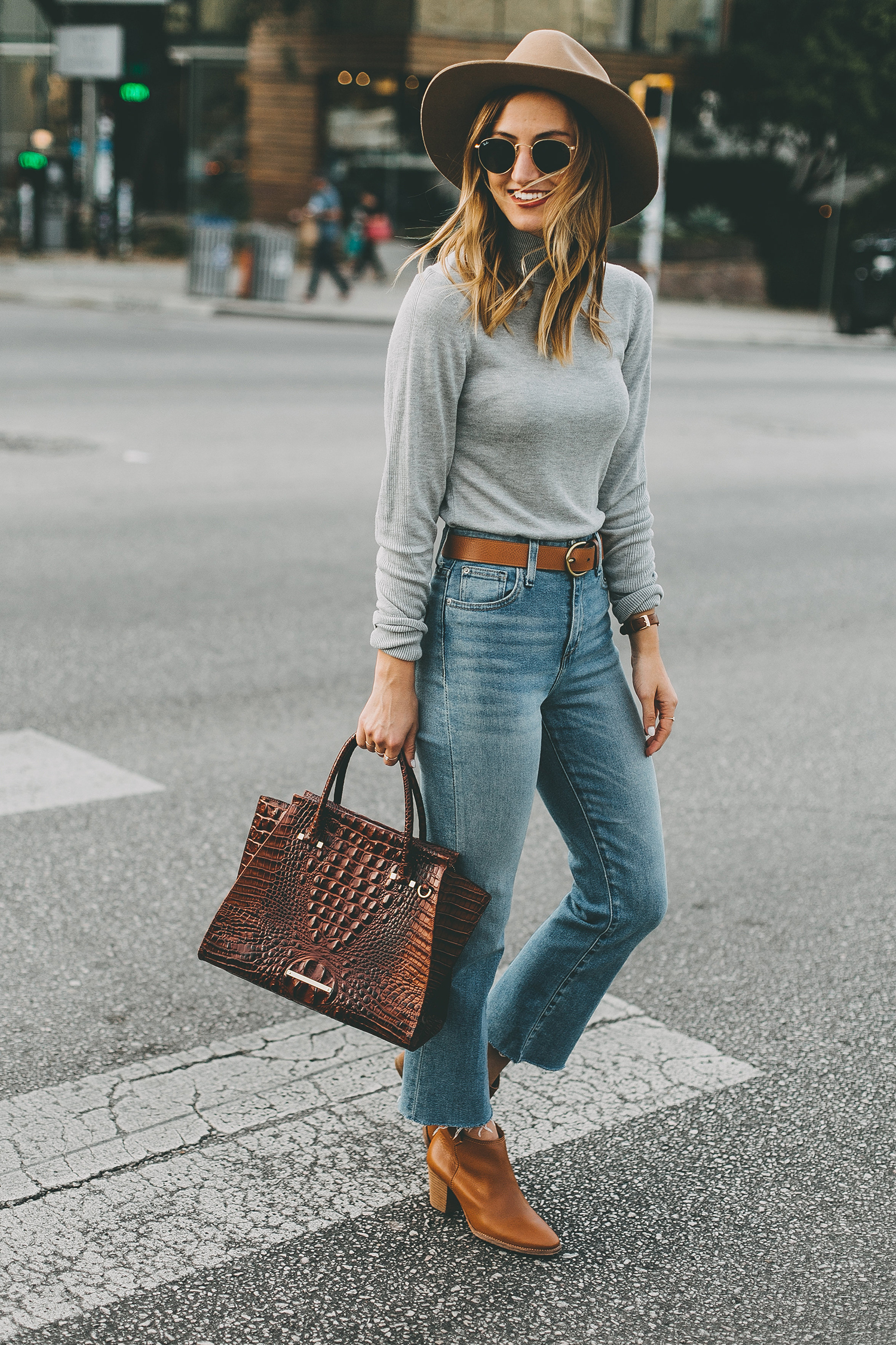 Olivia Cropped Flare Jeans