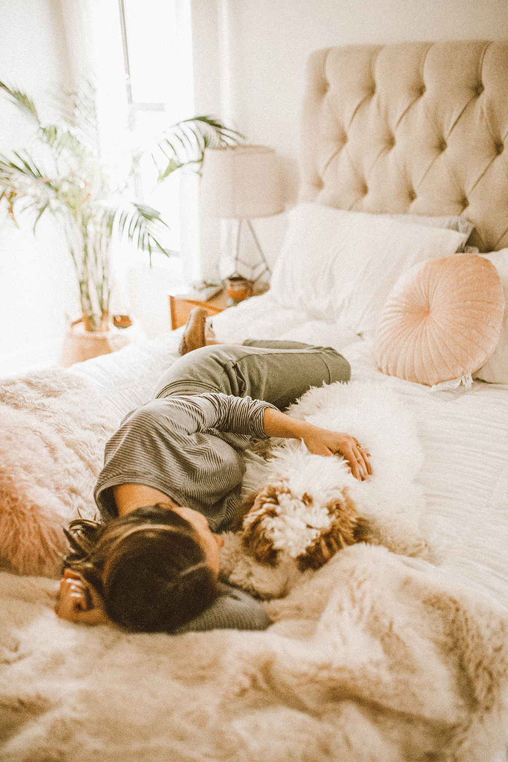 livvyland-blog-olivia-watson-lou-and-grey-loungewear-cozy-home-bed-coffee-dog