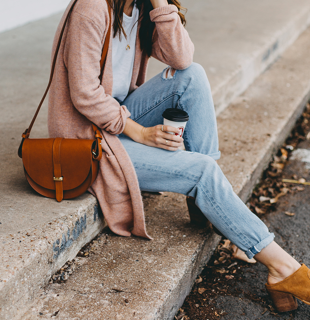 livvyland-blog-olivia-watson-austin-texas-fashion-blogger-spring-transition-wardrobe-pieces-madewell-blush-cardigan-tan-mules-6